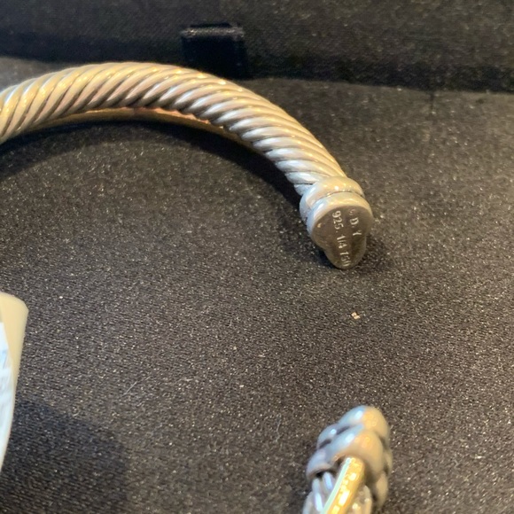 DAVID YURMAN The Crossover Cuff - Picture 8 of 9